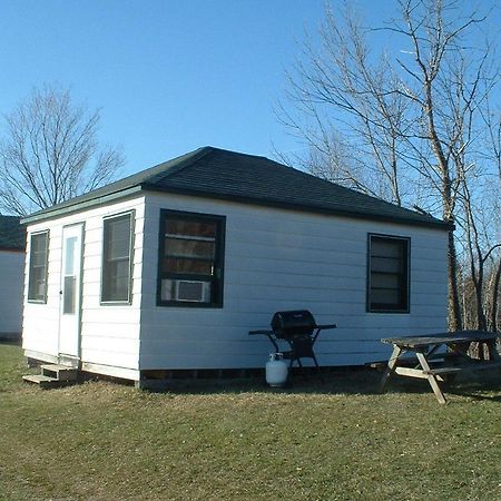 Gilmour Limerick Lake Lodge And Marina الغرفة الصورة